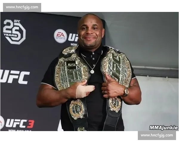 骨头琼斯与科米尔世纪宿敌对决回顾与格斗王朝之争终极较量全景解析